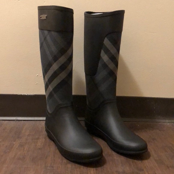 Authentic Burberry Rain Boots - Picture 1 of 5